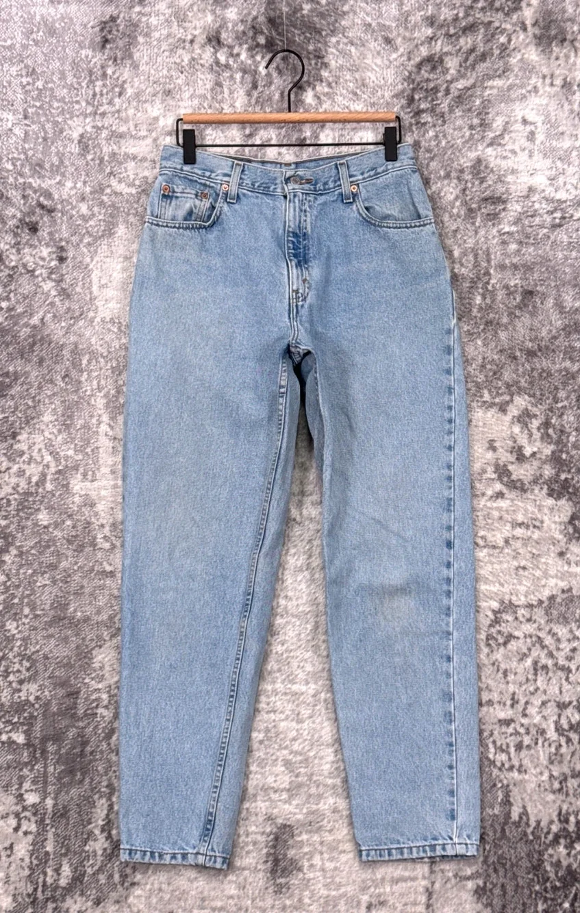 Vintage Levis 29 in x 29 in Mens Relaxed Fit Tapered Denim USA